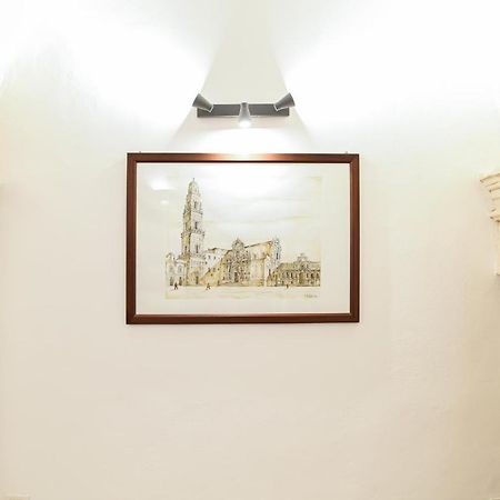 Milestone Inn Лече Екстериор снимка