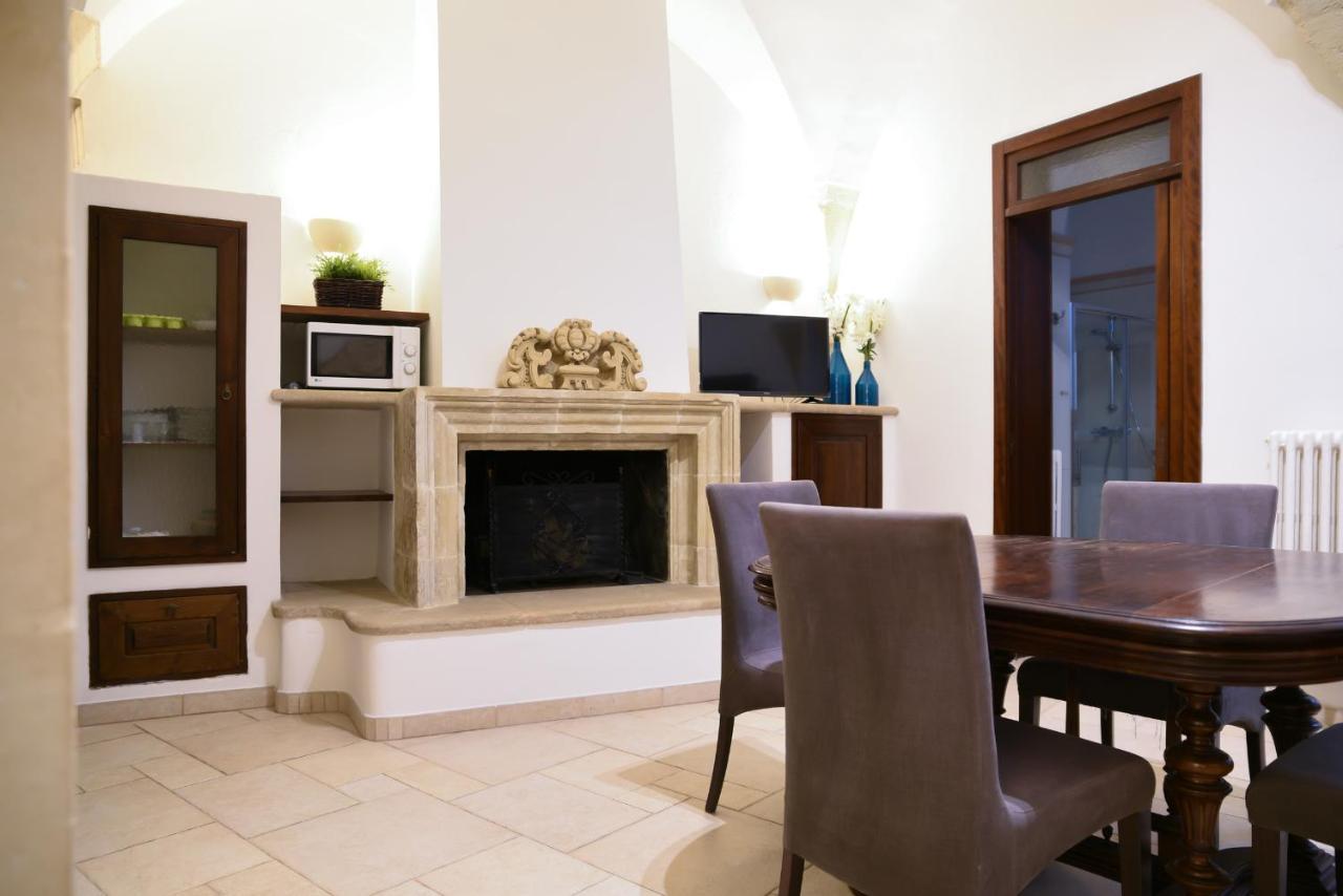 Milestone Inn Лече Екстериор снимка