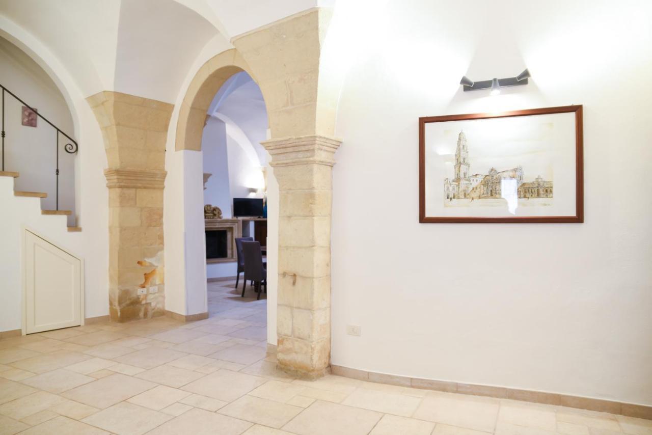 Milestone Inn Лече Екстериор снимка